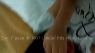 小青年旅馆玩身材极品嫩妹一对奶又挺又大貌似是混血泰妹拍摄要加钱有点猛搞的妹子受不了了