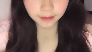 业余女孩的手指她的阴部，直到她Cum-豪华的女孩