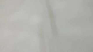 金发业余宝贝口交和吸吮睾丸
