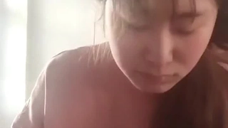 三个超嫩小萝莉！极品嫩穴双头龙互插！妹妹超会玩，张开双腿轮流插，爽的低低呻吟，很是享受