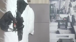 别玩我奶子了，快干我！渔网袜太顶了~