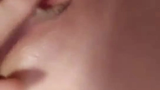 跨种族青少年继姐妹提供免费使用身体进行三人行