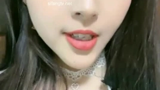 曲线美女Yessica Bunny参加热辣的1on1会话