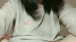 HMDNV-550 [HD/720p] 328HMDNC-550 【ぷるるんIカップ】ドスケベ発情爆乳グラドル妻と密室撮影会！！ 巨根カメラマンと挟みまくりハメまくりオイルまみれ中出しハメ撮り【悩殺セックスBody】